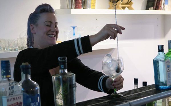 marie-serving-gin-600